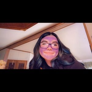 Meet your Posher, Alejandra